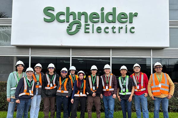 estudiantes-schneider-ucentral-91224